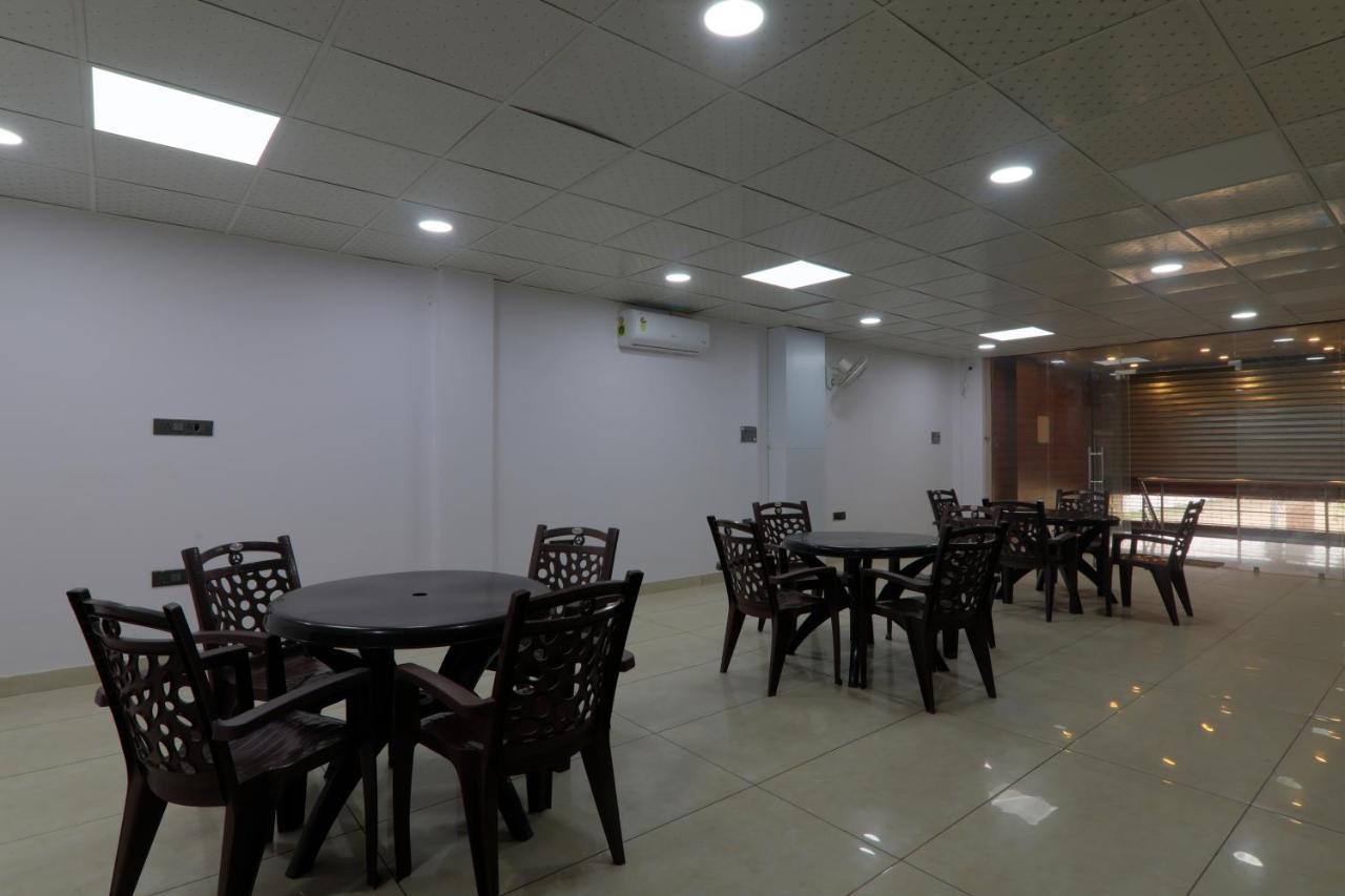 Shri Tirupati Residency Hotell Lucknow Eksteriør bilde