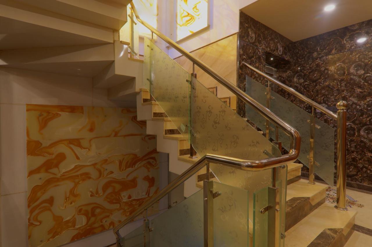 Shri Tirupati Residency Hotell Lucknow Eksteriør bilde
